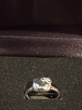 Hello Kitty Silver Floral Accent Ring - Sterling Silver size 7